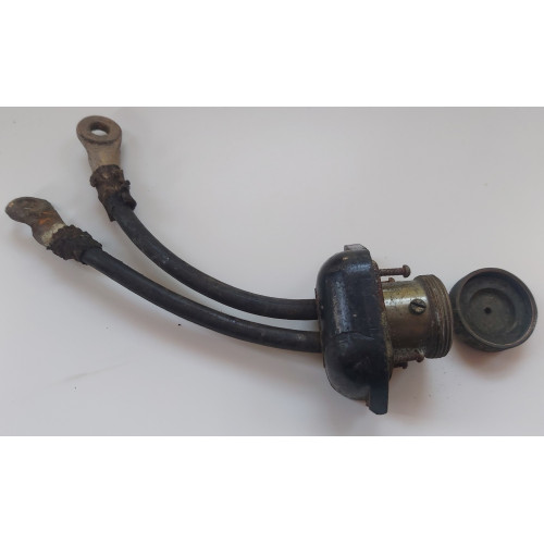BRITISH ARMY MILITARY RADIO BATTERY NIPHAM SOCKET