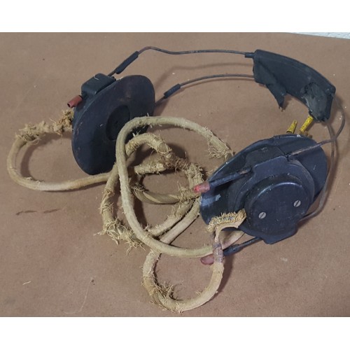 WW2 Military Radio RAF Headphones R1155 Spares or Repair WW2 Military Radio RAF Headphones R1155 Spares or Repair