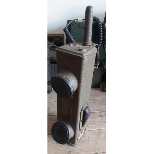 BC611F ARMY MILITARY RADIO HANDIE TALKIE BC611F ARMY MILITARY RADIO HANDIE TALKIE